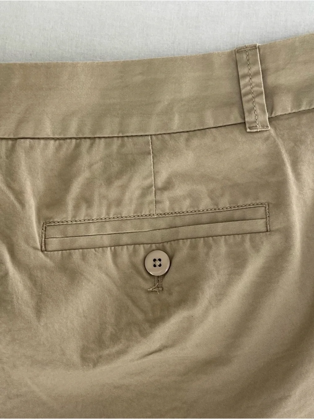 J.Crew Woman’s Broken-In Chino Khaki  Beige Shorts 100% Cotton Size 12 Gorpcore